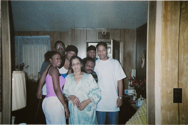 Boys,Robiin And Mama (1)